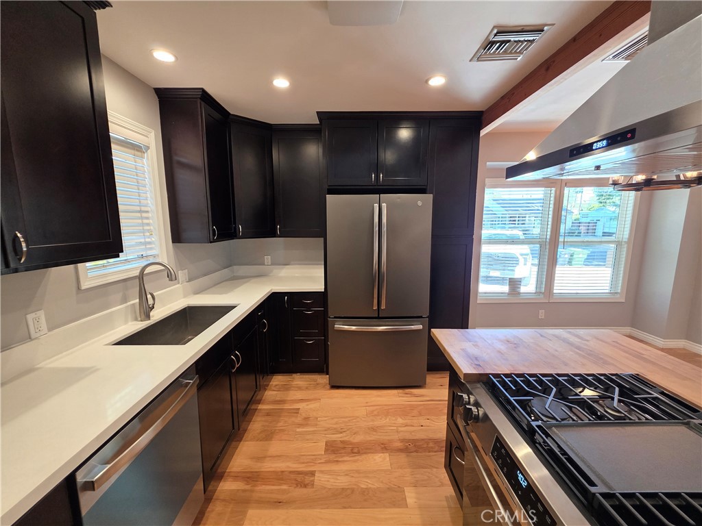 7019 Jamieson Property Photo 2
