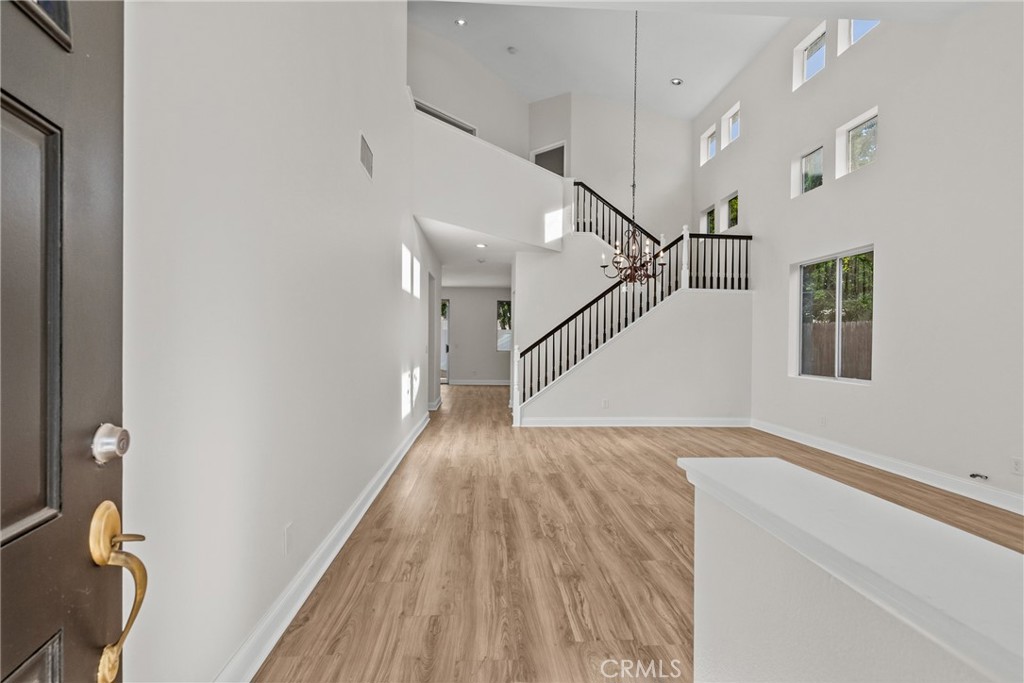18800 Lull Property Photo 5