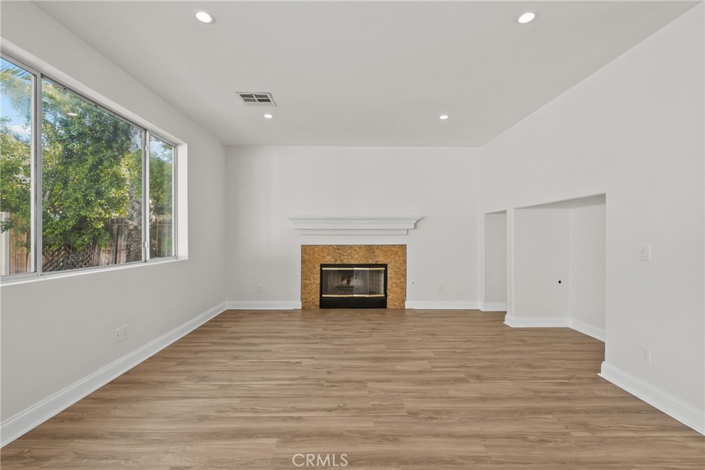 18800 Lull Property Photo 11