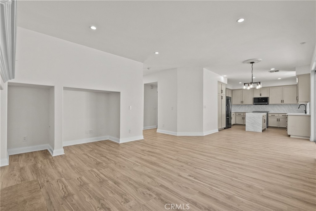 18800 Lull Property Photo 12