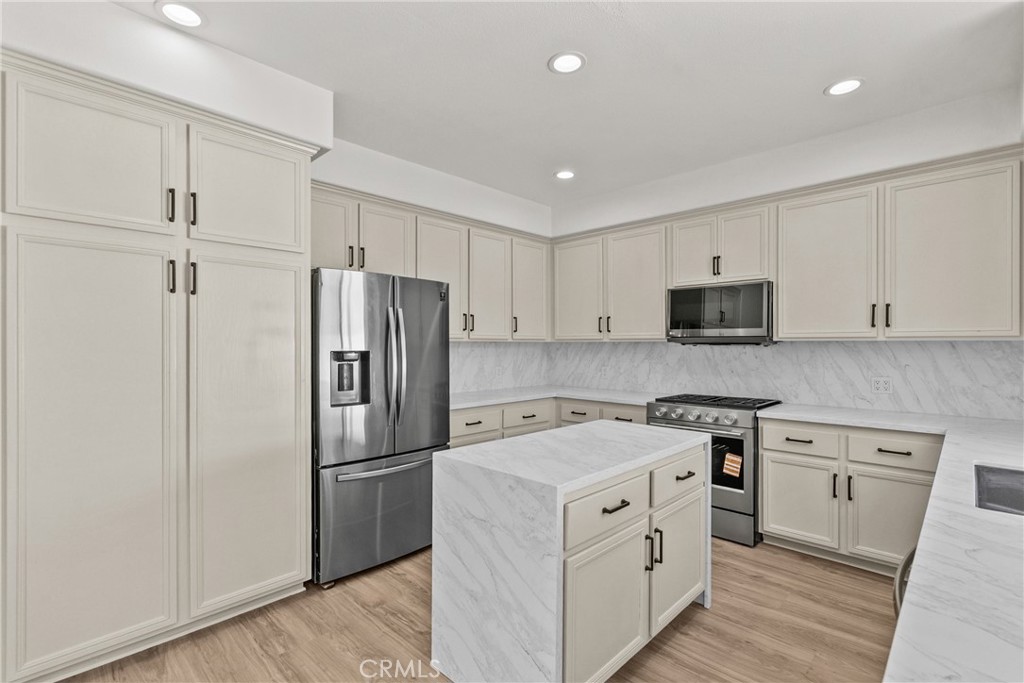 18800 Lull Property Photo 17