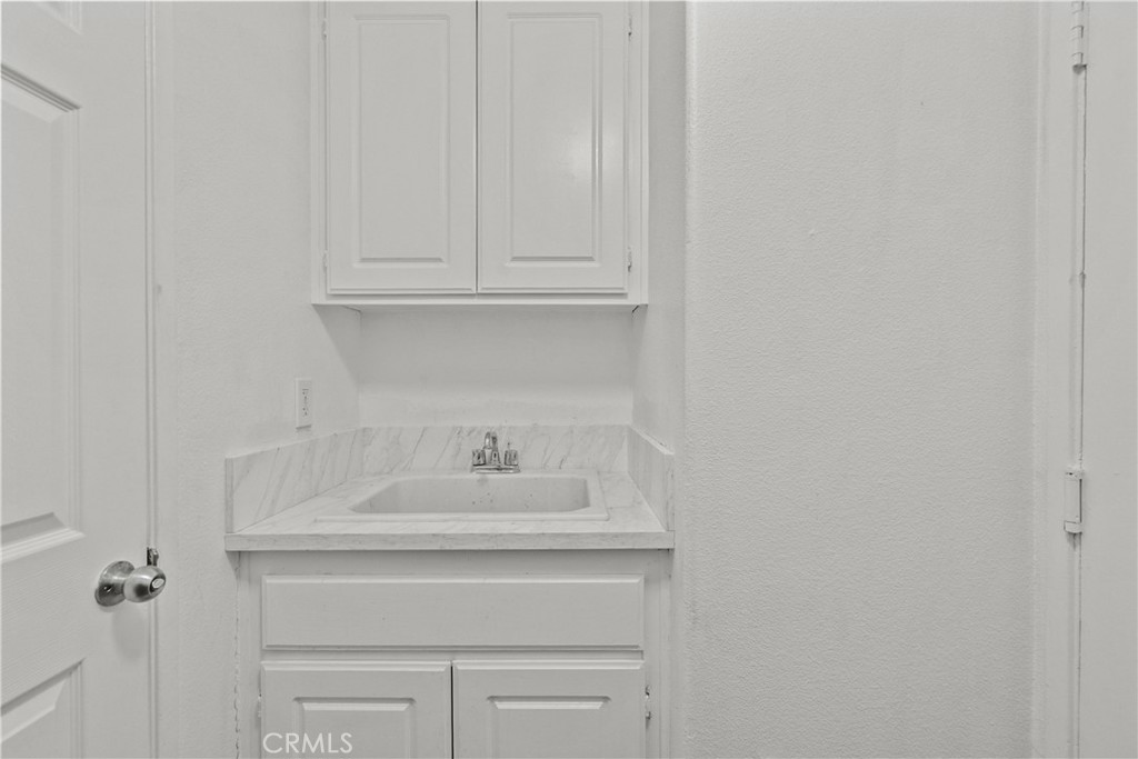 18800 Lull Property Photo 25