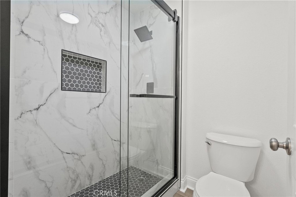 18800 Lull Property Photo 32