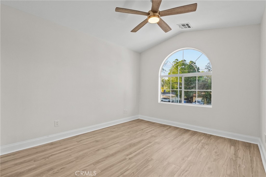 18800 Lull Property Photo 33