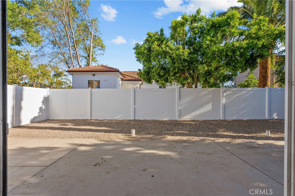 18800 Lull Property Photo 40