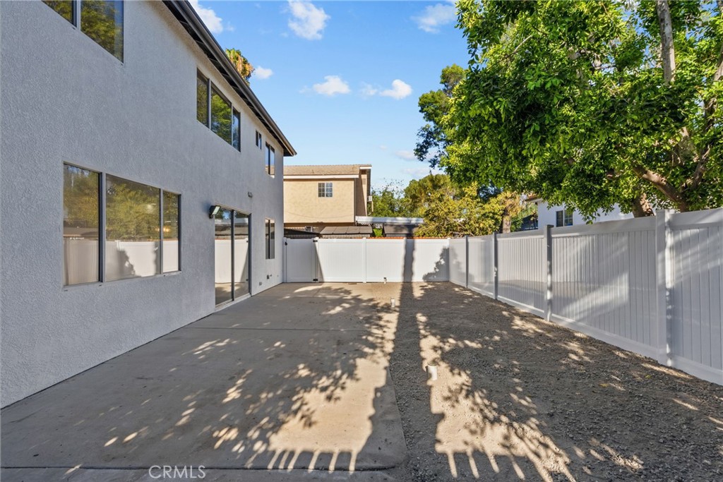 18800 Lull Property Photo 44