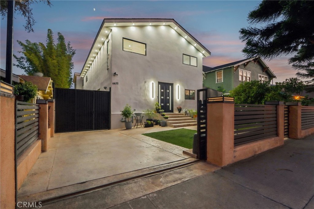 4432 Melbourne Avenue Property Photo 2