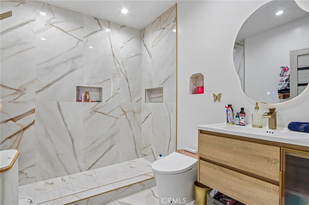 4432 Melbourne Avenue Property Photo 15