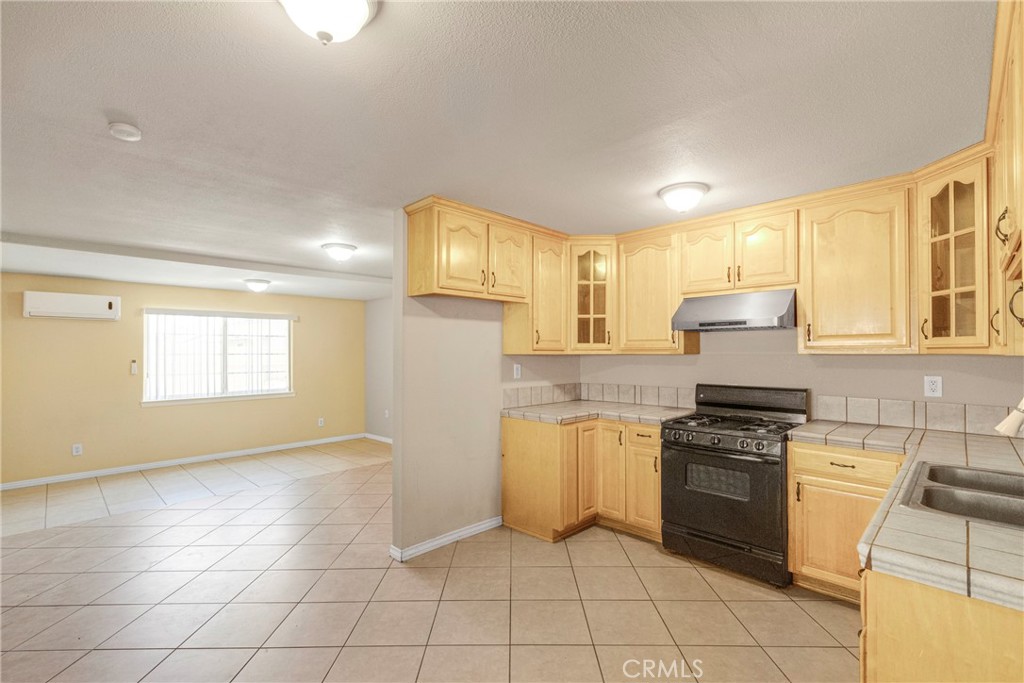 8012 Hesperia Property Photo 25