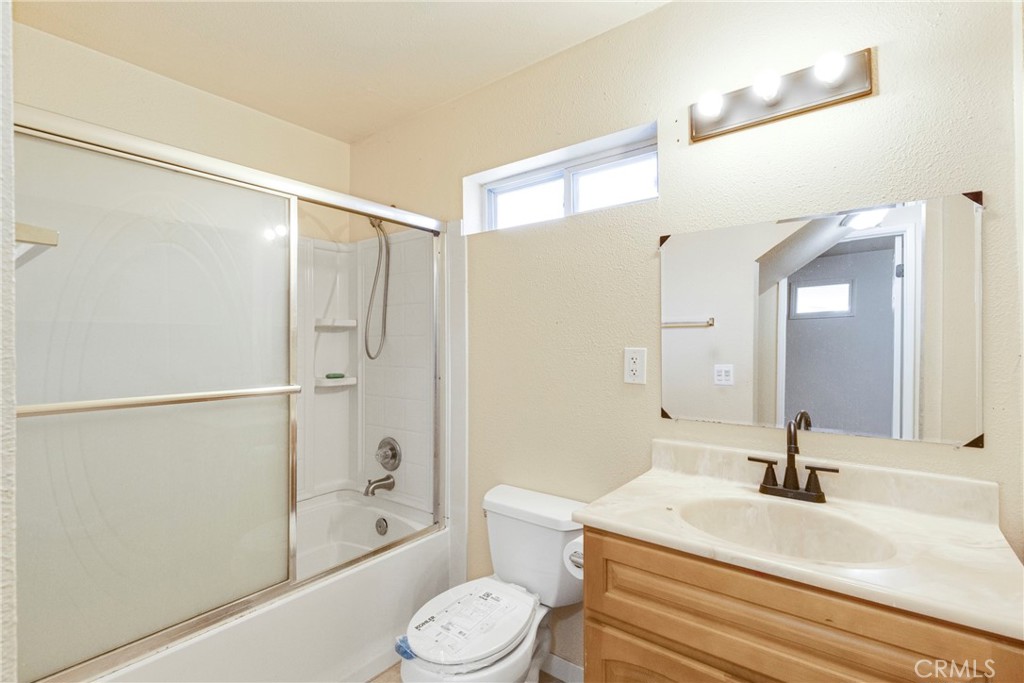 8012 Hesperia Property Photo 27