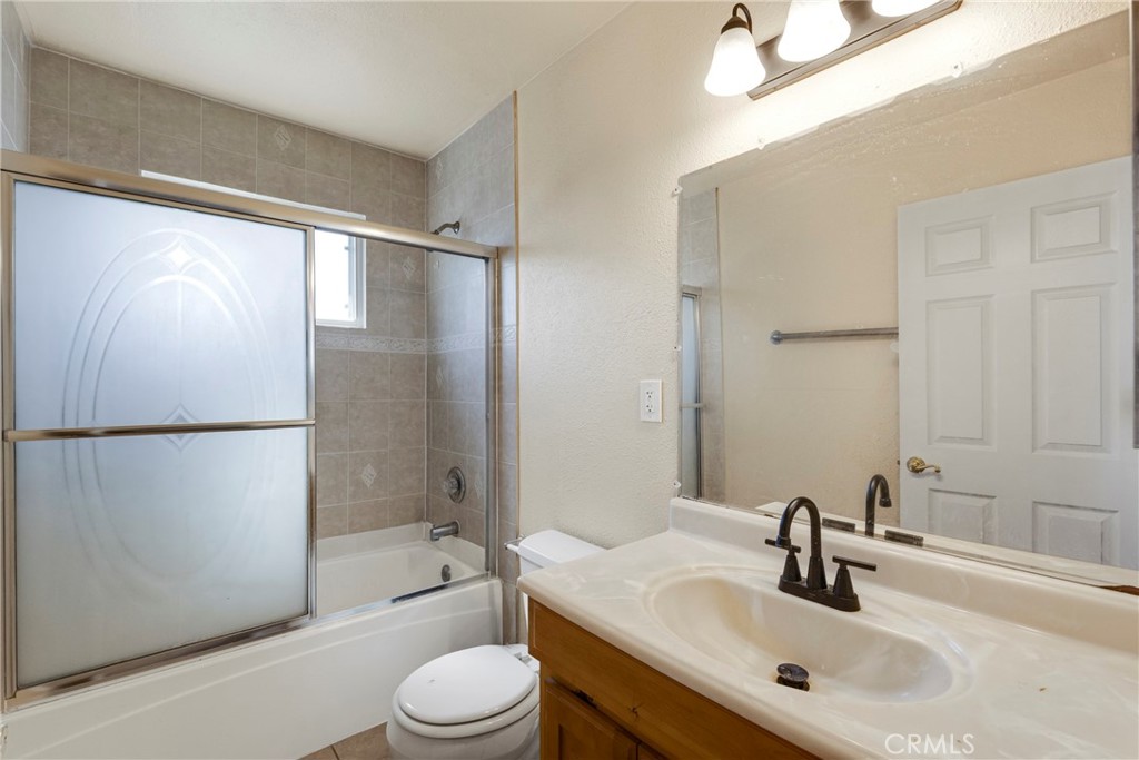 8012 Hesperia Property Photo 34