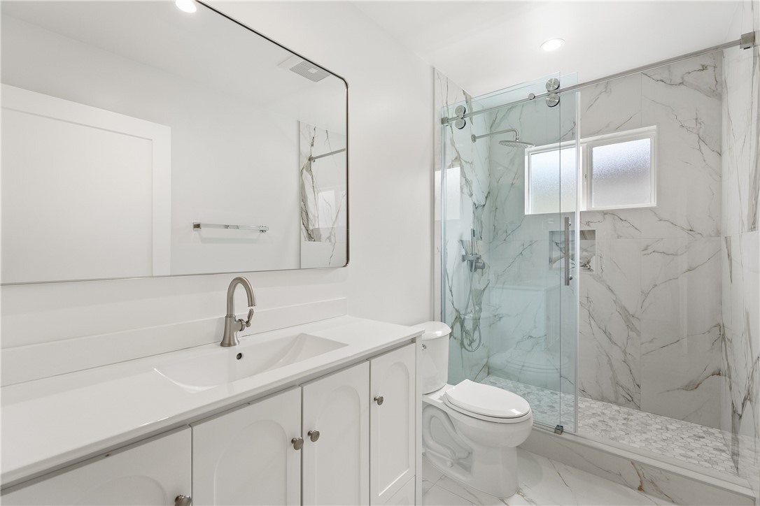 14926 1/2 Kittridge Street Property Photo 8