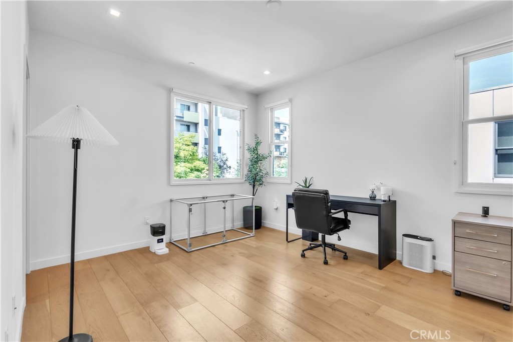 532 W Elk Avenue 1 Property Photo 15