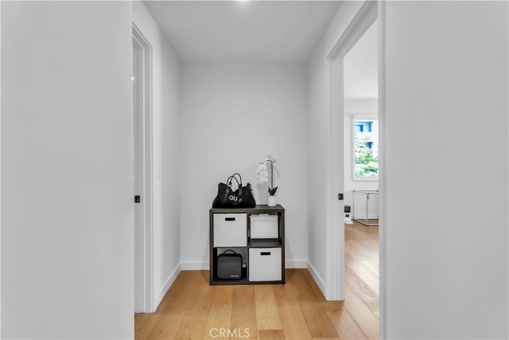 532 W Elk Avenue 1 Property Photo 18