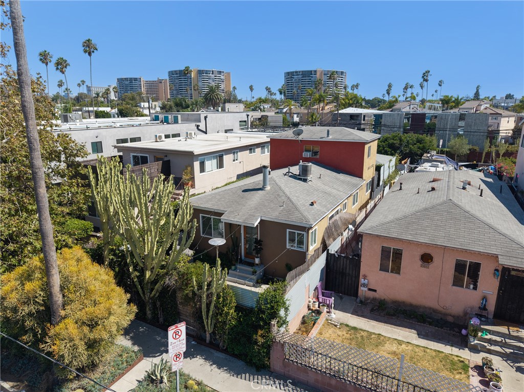 2405 Abbot Kinney Property Photo 2