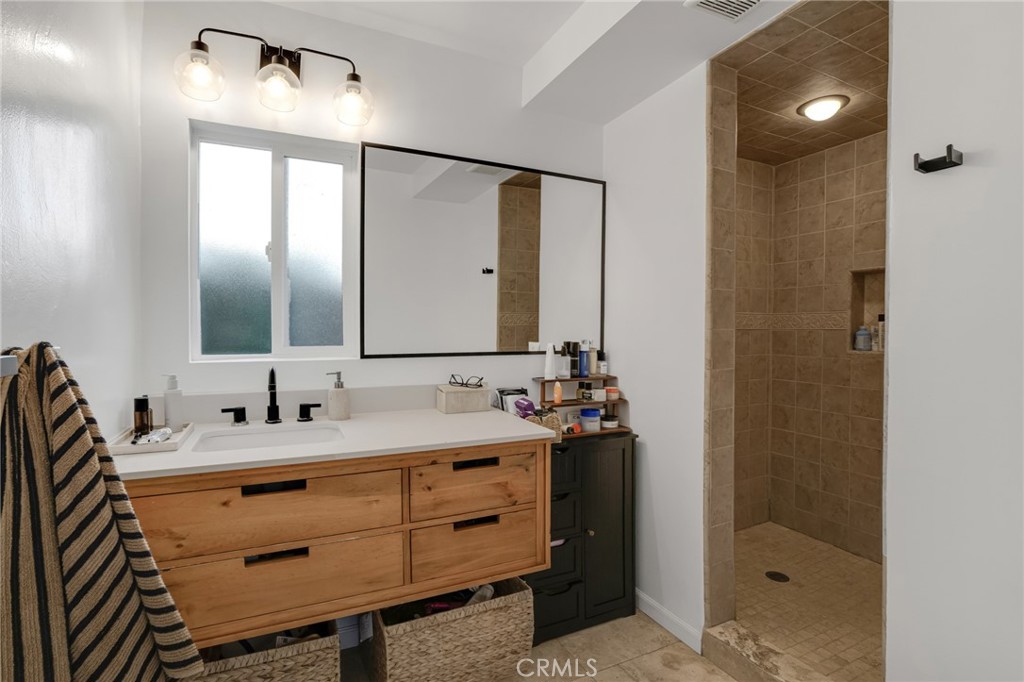 2405 Abbot Kinney Property Photo 16