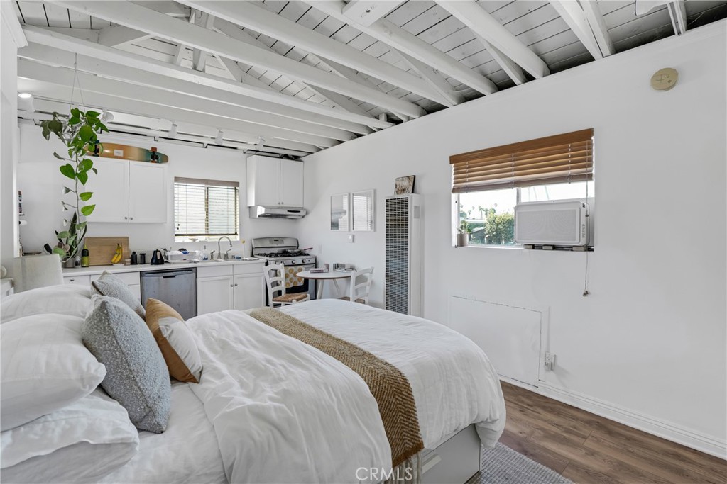 2405 Abbot Kinney Property Photo 20