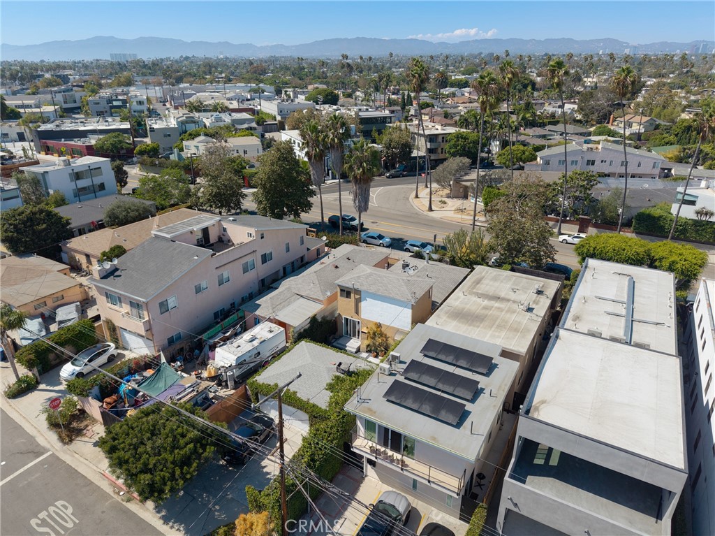 2405 Abbot Kinney Property Photo 35