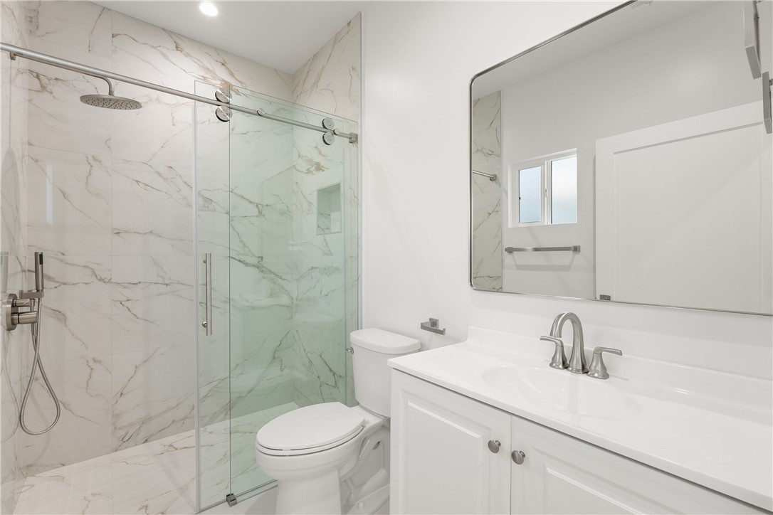 14924 1/2 Kittridge St Property Photo 10