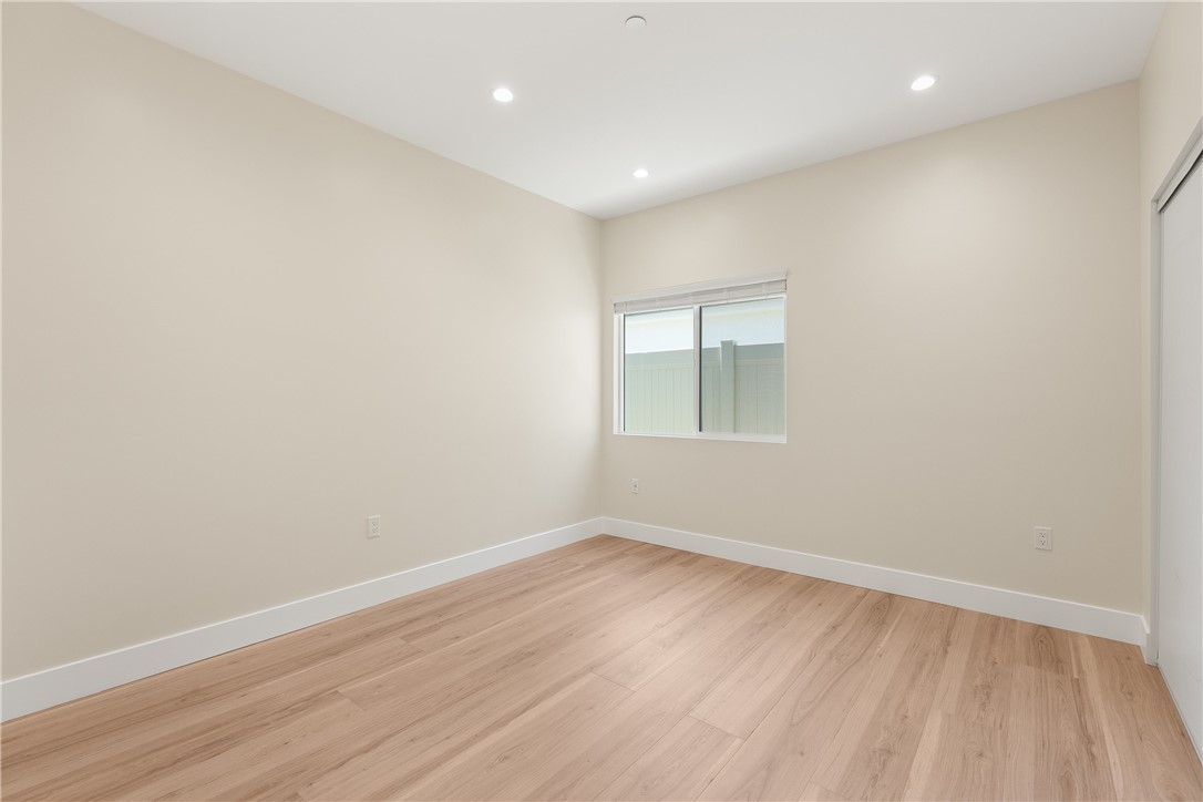 14924 1/2 Kittridge St Property Photo 11