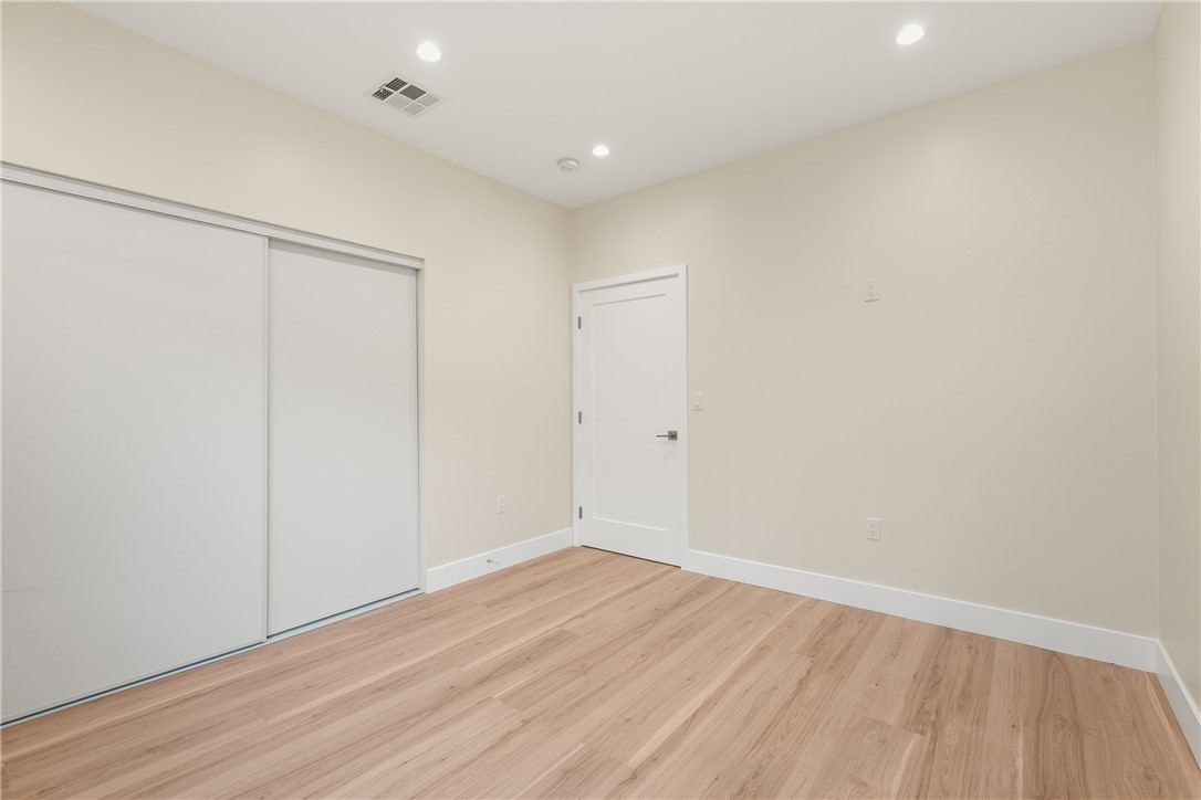 14924 1/2 Kittridge St Property Photo 12