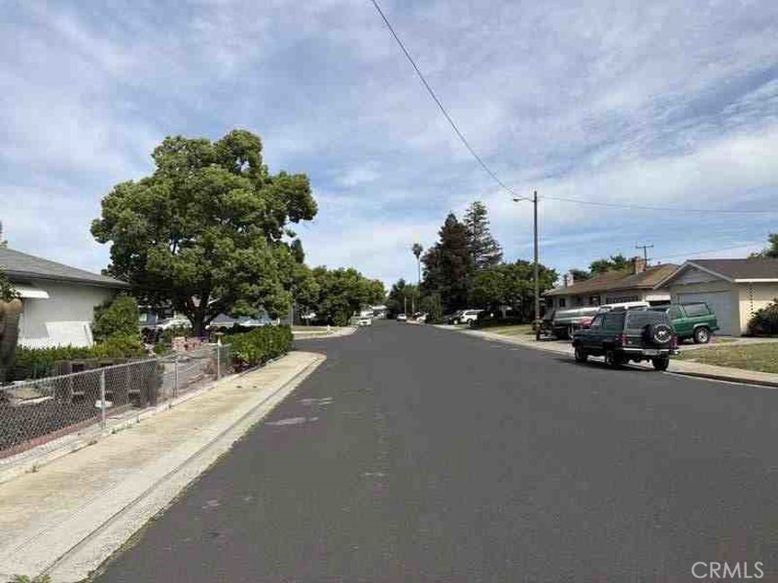 1275 Armstrong Property Photo 3