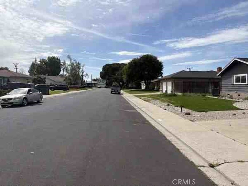 1275 Armstrong Property Photo 5