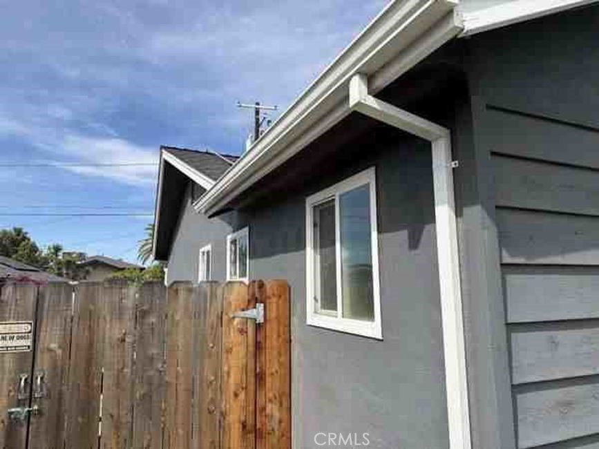 1275 Armstrong Property Photo 6