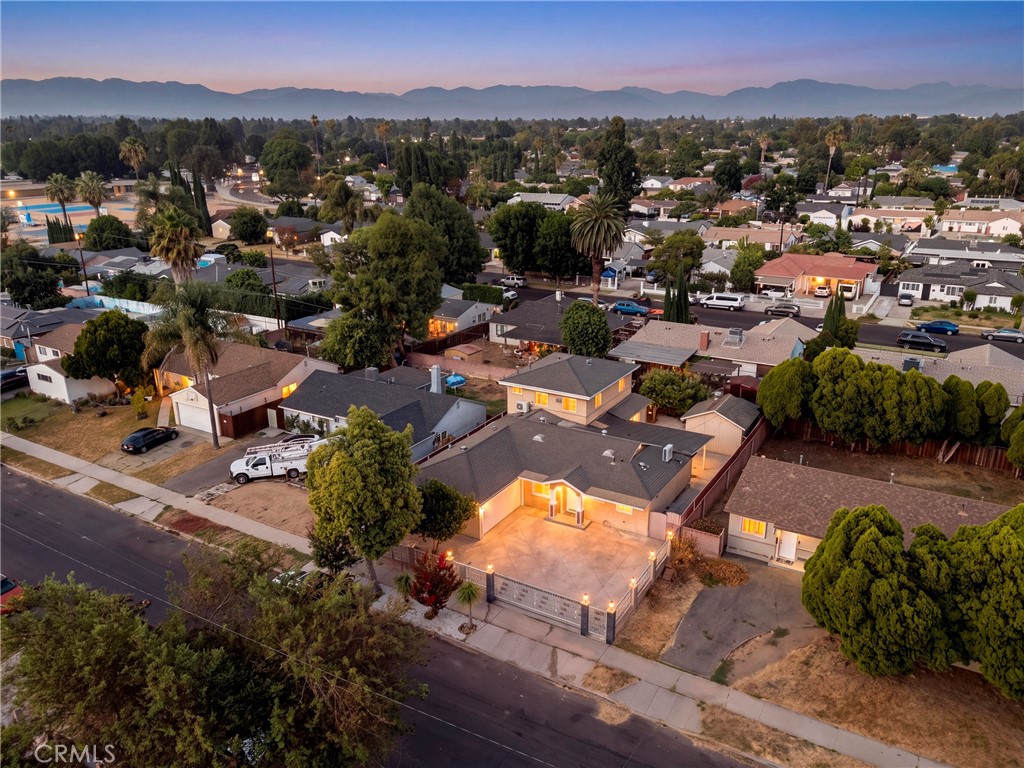 8012 Hesperia Property Photo 3