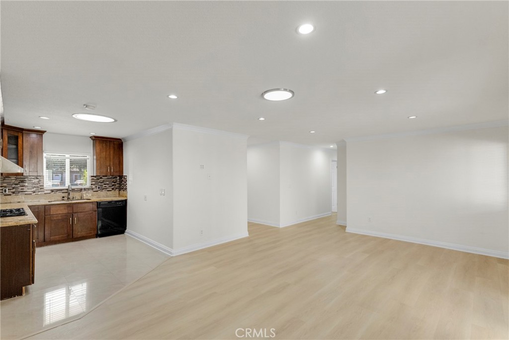 8012 Hesperia Property Photo 7