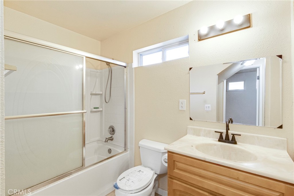 8012 Hesperia Property Photo 27