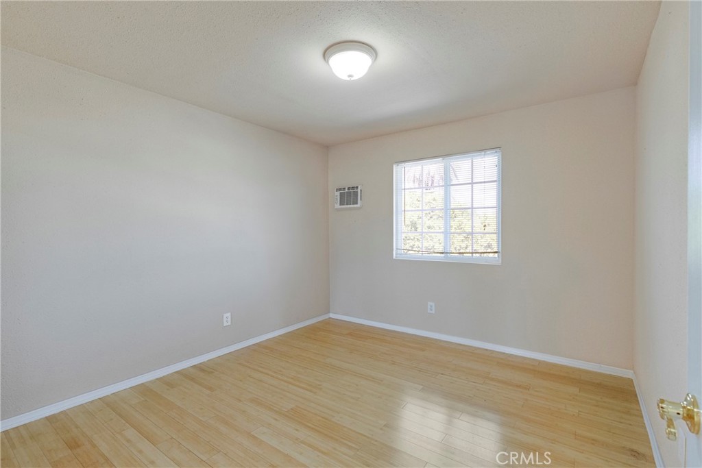 8012 Hesperia Property Photo 30