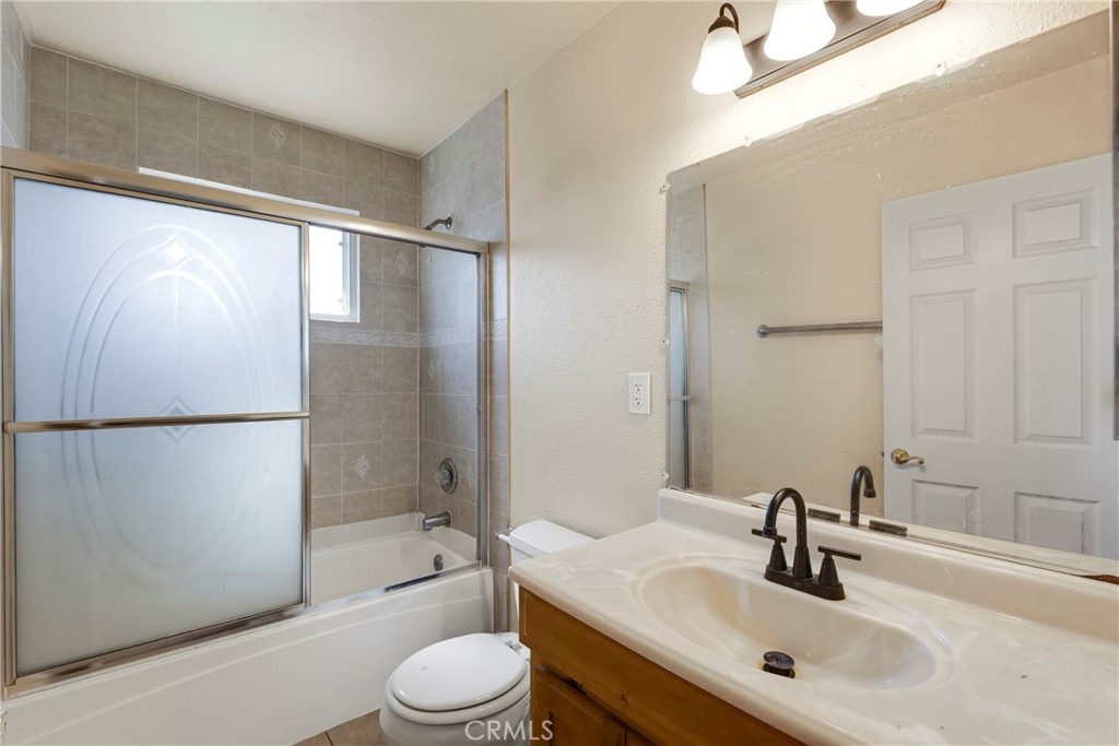 8012 Hesperia Property Photo 33