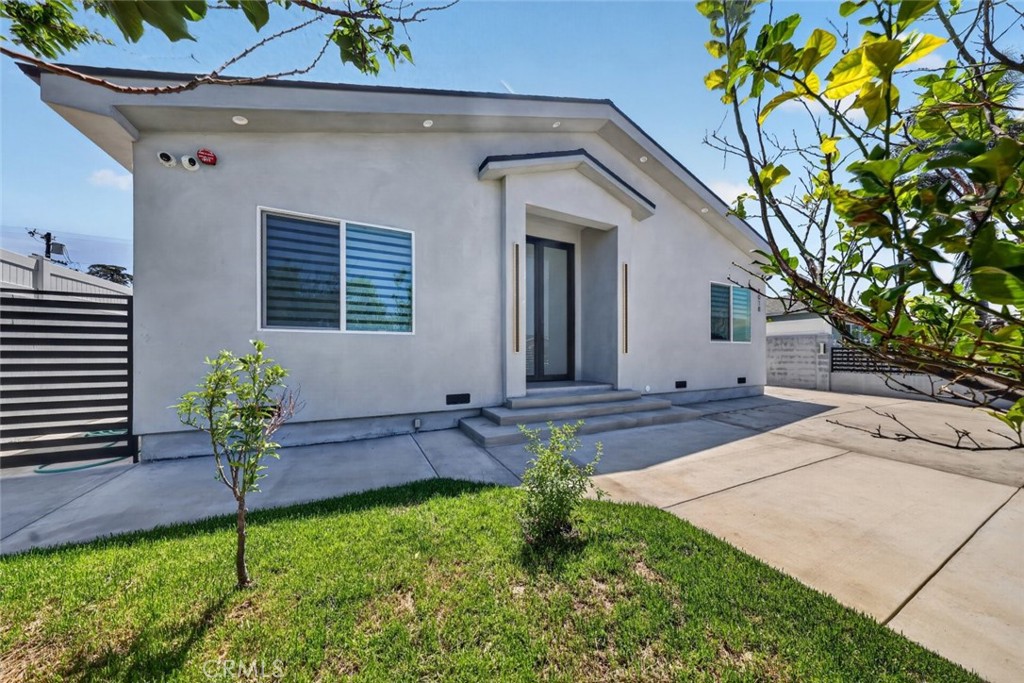 8018 Shadyglade Avenue Property Photo 4