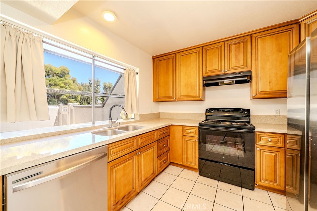18535 Mayall Street J Property Photo 7