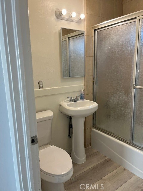 521 W 16th Property Photo 2