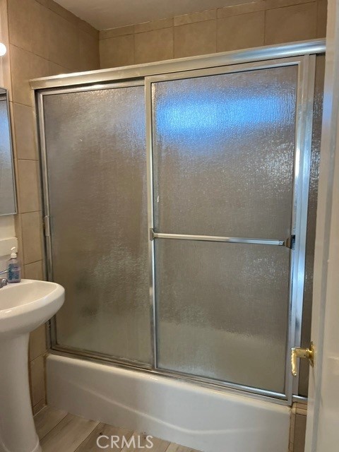 521 W 16th Property Photo 3