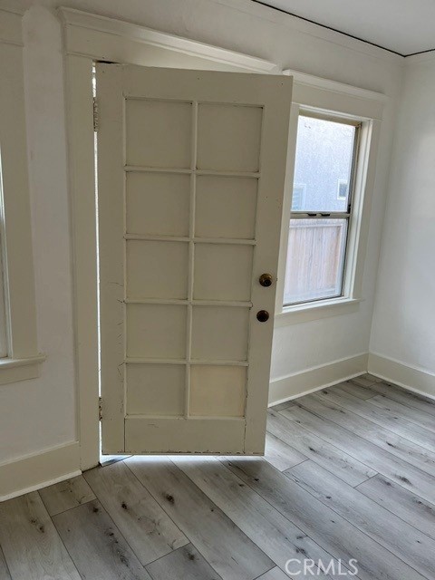 521 W 16th Property Photo 4