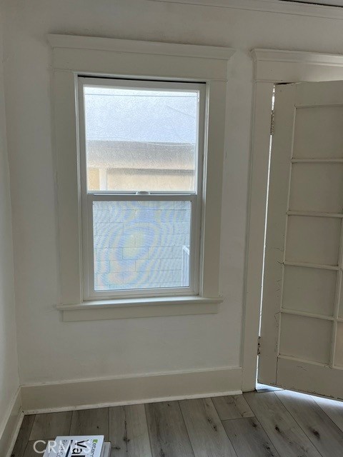 521 W 16th Property Photo 5