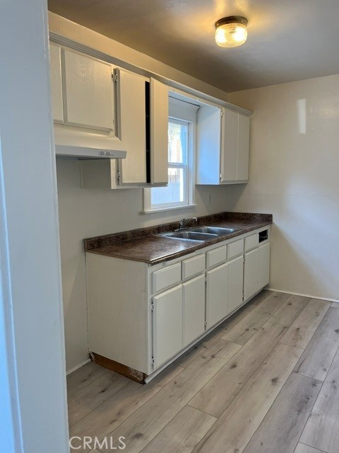 521 W 16th Property Photo 6