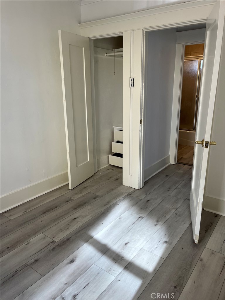 521 W 16th Property Photo 8
