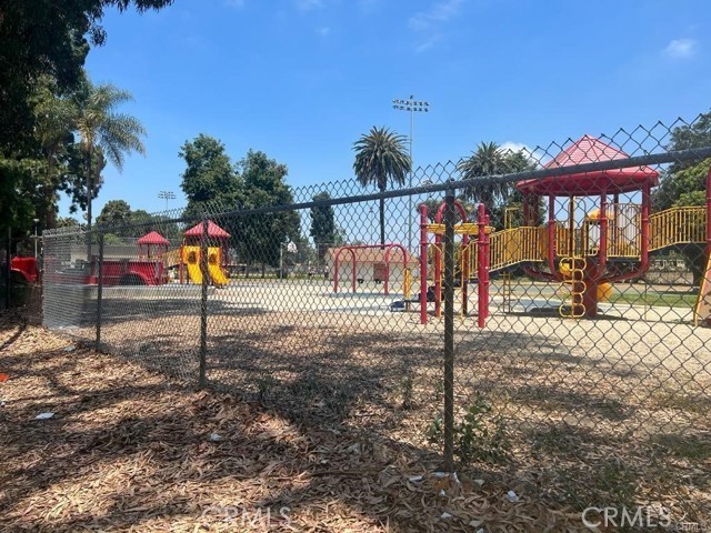 2043 Lincoln Avenue Property Photo 12