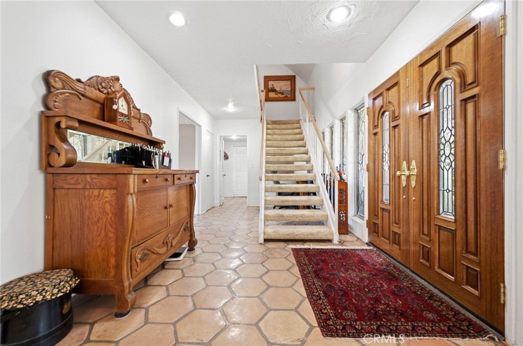 19245 Berclair Property Photo 8