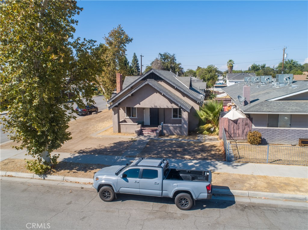 500 Quincy Street Property Photo 2