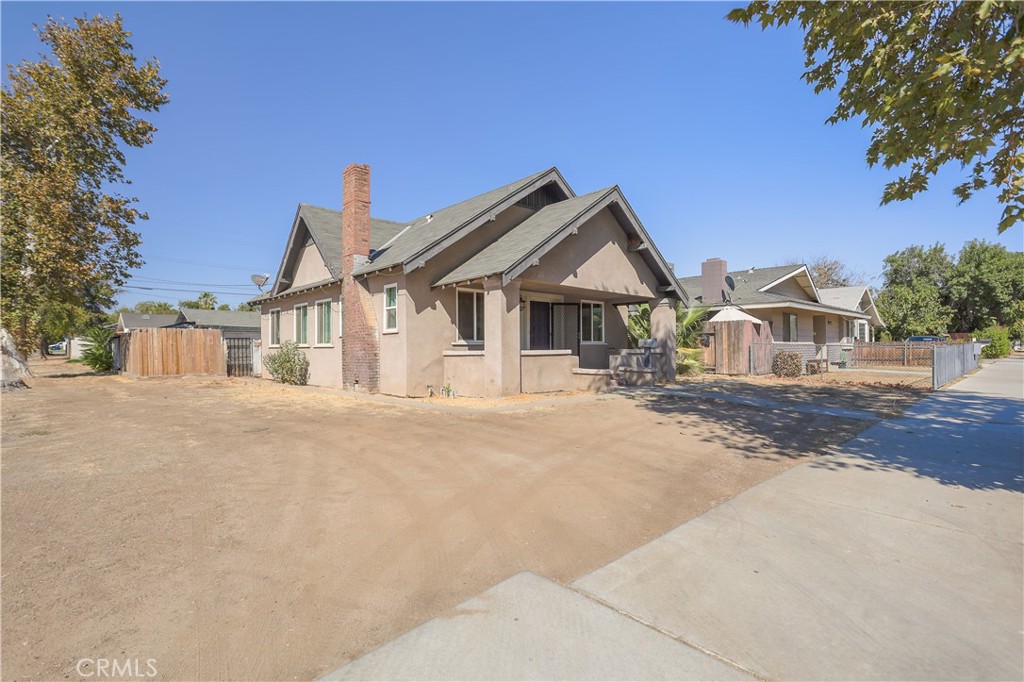 500 Quincy Street Property Photo 3
