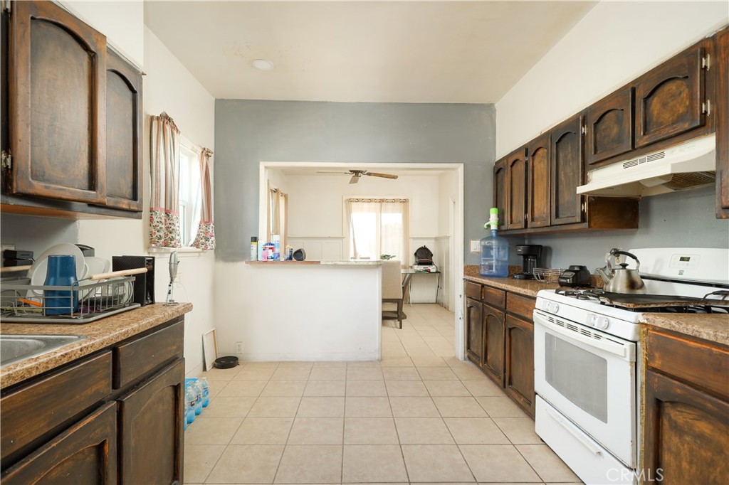 500 Quincy Street Property Photo 8