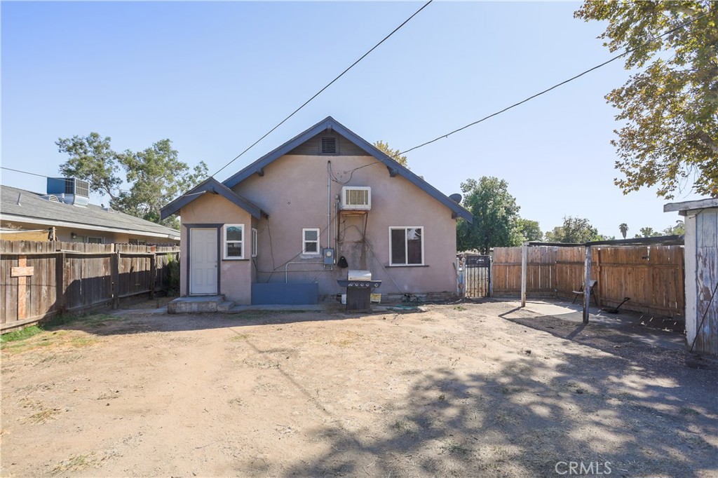 500 Quincy Street Property Photo 15