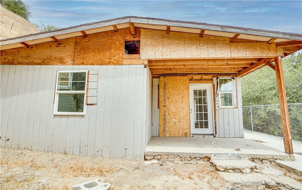 12055 Kagel Canyon Property Photo 2