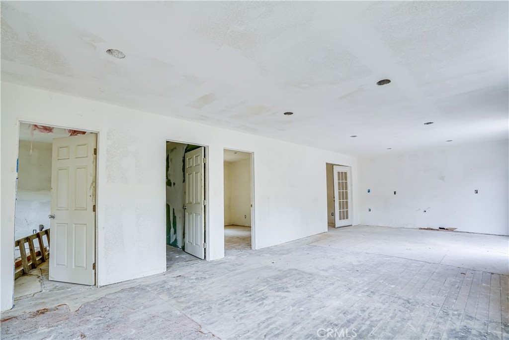 12055 Kagel Canyon Property Photo 4