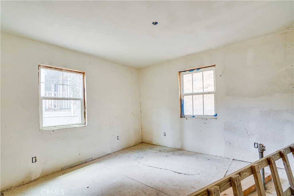 12055 Kagel Canyon Property Photo 6